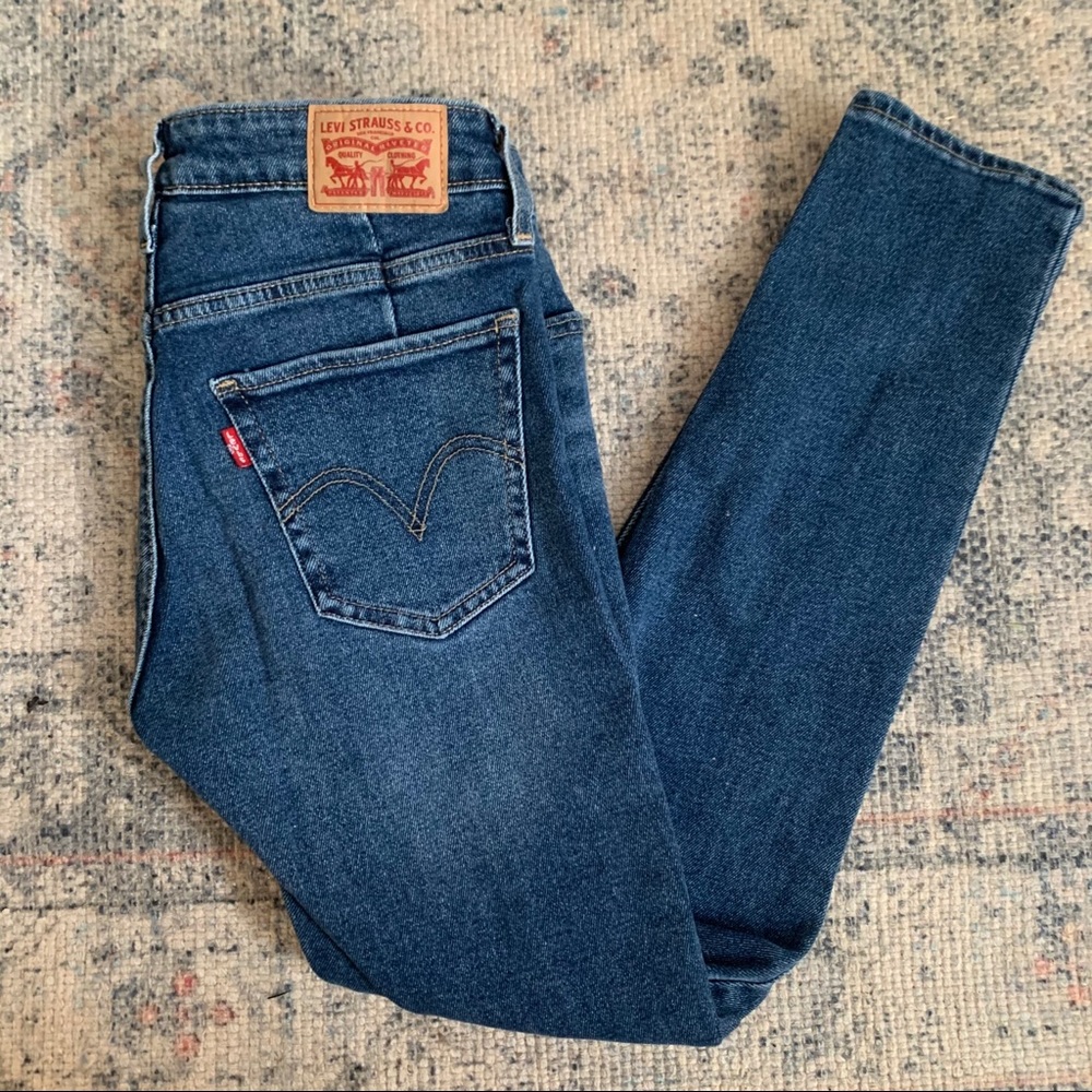 Levi altered slim straight jeans